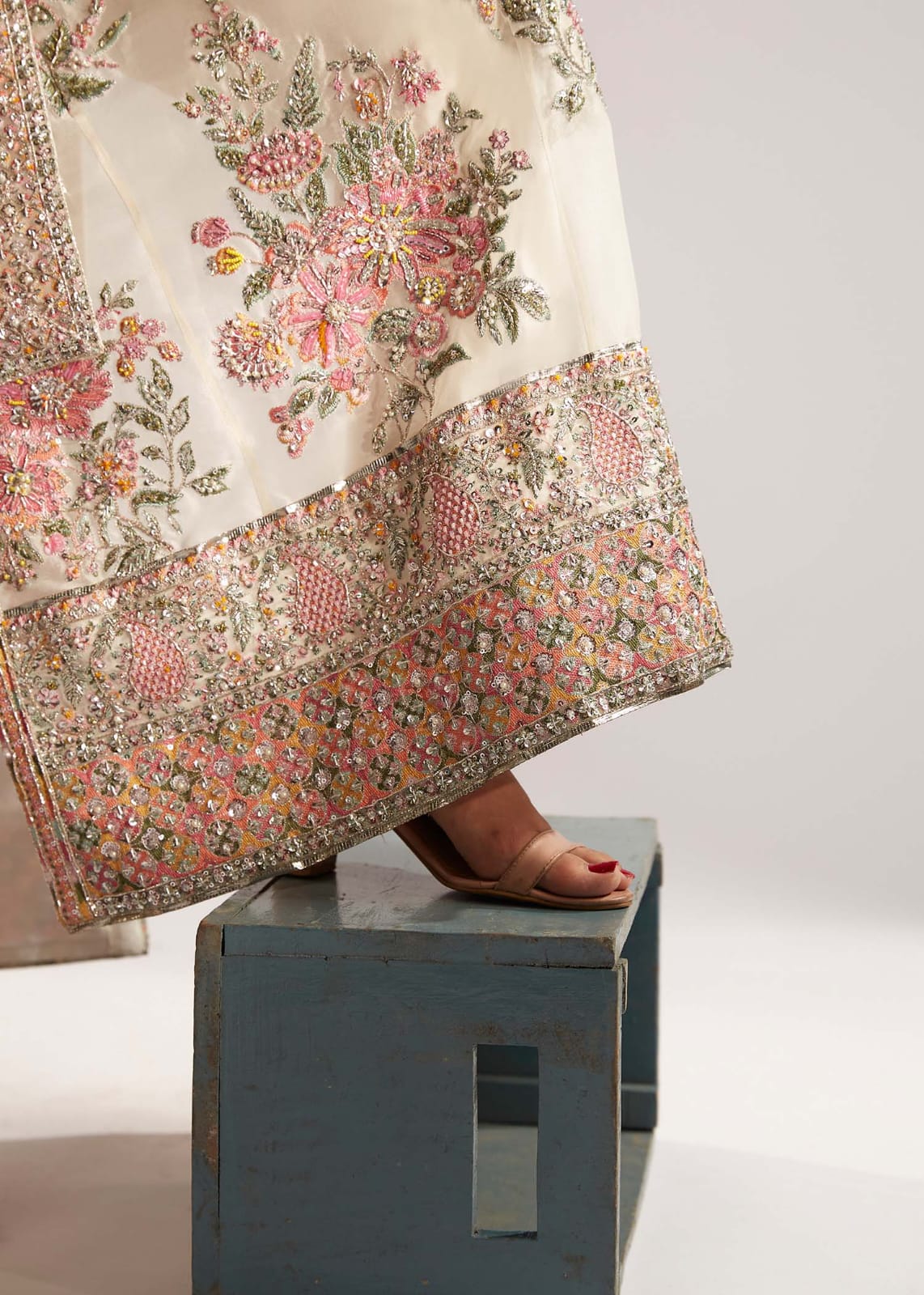 Hussain rehar unstich organza suit